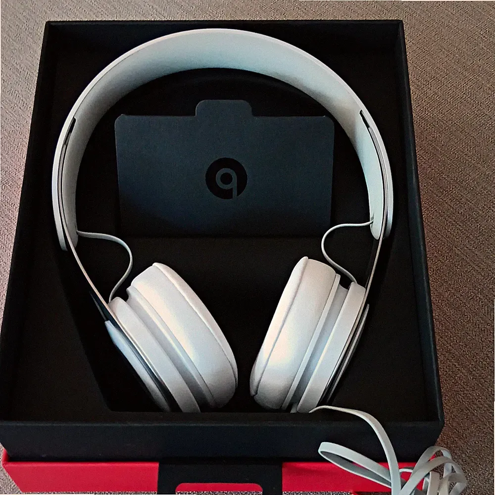 neue Apple Beats EP on Ear Kopfhörer Weiß, Kopfbügel, mit Kabel, 3,5 mm