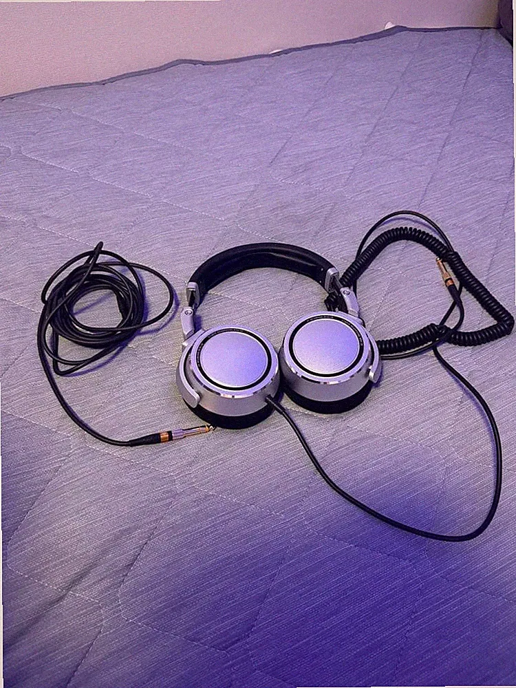 Neumann NDH 20 geschlossener Monitor-Kopfhörer schwarz mit Kabel