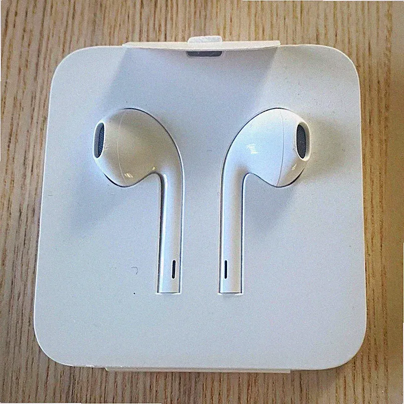 Original Apple EarPods Kopfhörer mit Lightning Anschluss