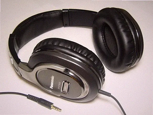 panasonic RP-HTF600 Stereo Kopfhörer Overear Schwarz 3,5mm Klinke + 6,3mm Adapte