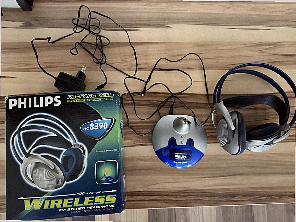 Philips HC8390 kabellose FM Stereo Kopfhörer wiederaufladbar mit Ladestation