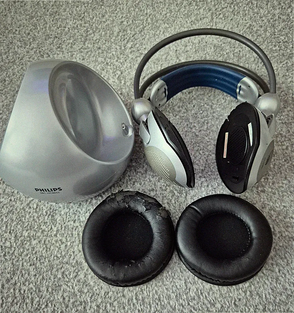 Philips SBC HC8652 Infrarot Funk-Kopfhörer Stereo mit Sender silber/schwarz
