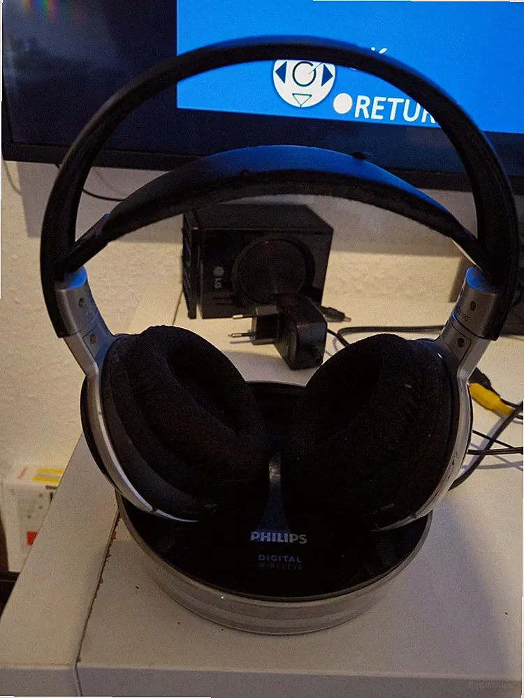 Philips SHD8900/00 – kabelloser Digital-Kopfhörer mit Ladestation