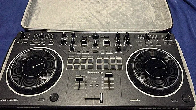 Pioneer DDJ REV I Serato DJ (inkl. Kopfhörer/Kabel) DJ Controller NEU