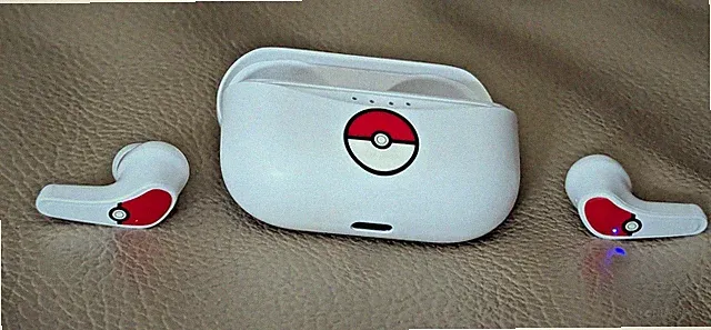 Pokemon Kopfhörer Poke Ball Bluetooth mit Ladecase wireless