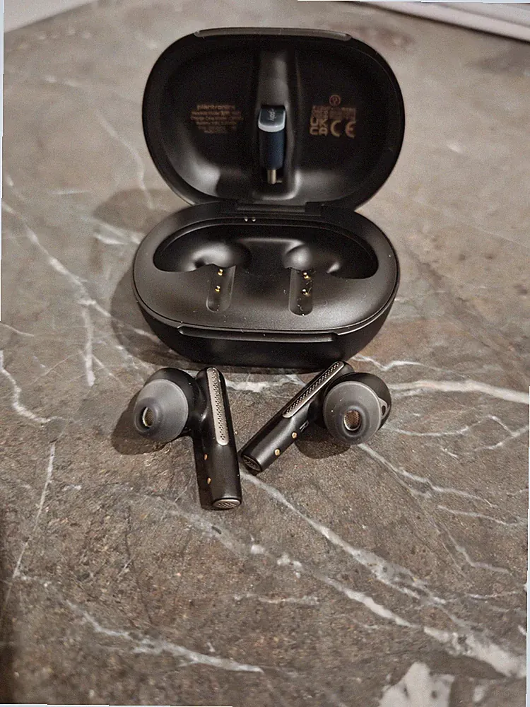 Poly Voyager Free 60+ UC In-Ear Kopfhörer BT 5.3 Noise Cancelling