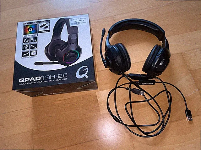 QPAD Gaming Headset Stereo QH-25 RGB 7.1 USB schwarz Over-Ear-Kopfhörer