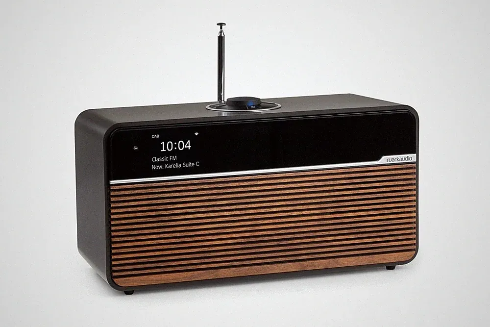 Ruark Audio R2 MK4 Espresso DAB+ WLAN, Bluetooth, USB-C + Fernbedienung, NEU