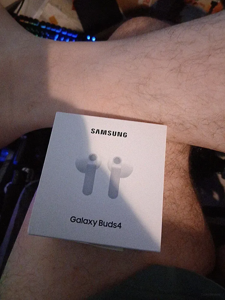 Samsung Buds 4 Bluetooth Kopfhörer Schwarz NEU OVP