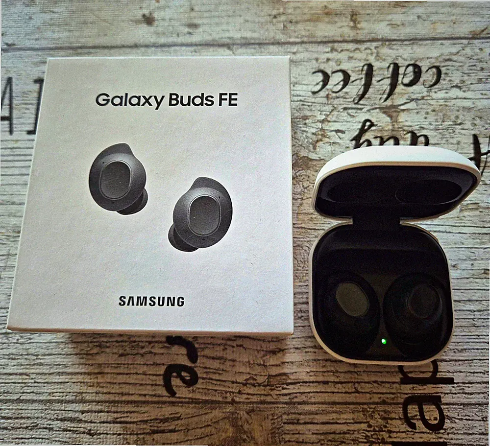 Samsung Galaxy Buds FE In-Ear Kopfhörer True Wireless Bluetooth Schwarz Ladecase