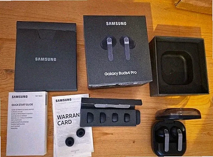 Samsung Galaxy Buds4 Pro In-Ear Bluetooth-Kopfhörer Schwarz mit Ladecase