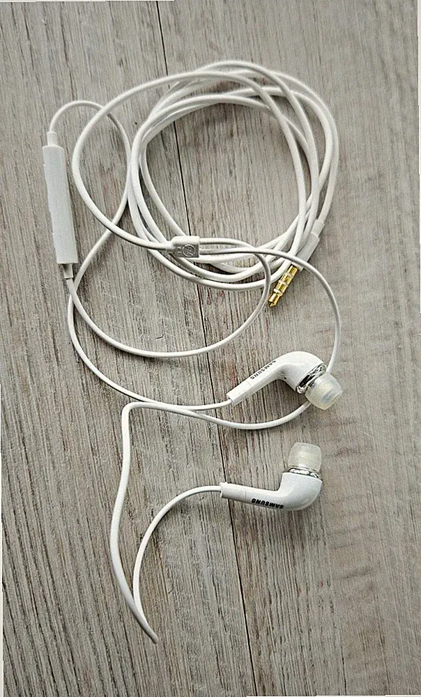 Samsung In-Ear-Kopfhörer kabelgebunden 3,5 mm Klinke weiß, doppelt