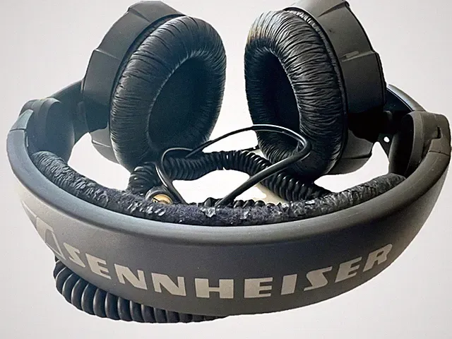 Sennheiser HD 215 DJ Headphones - Great Condition