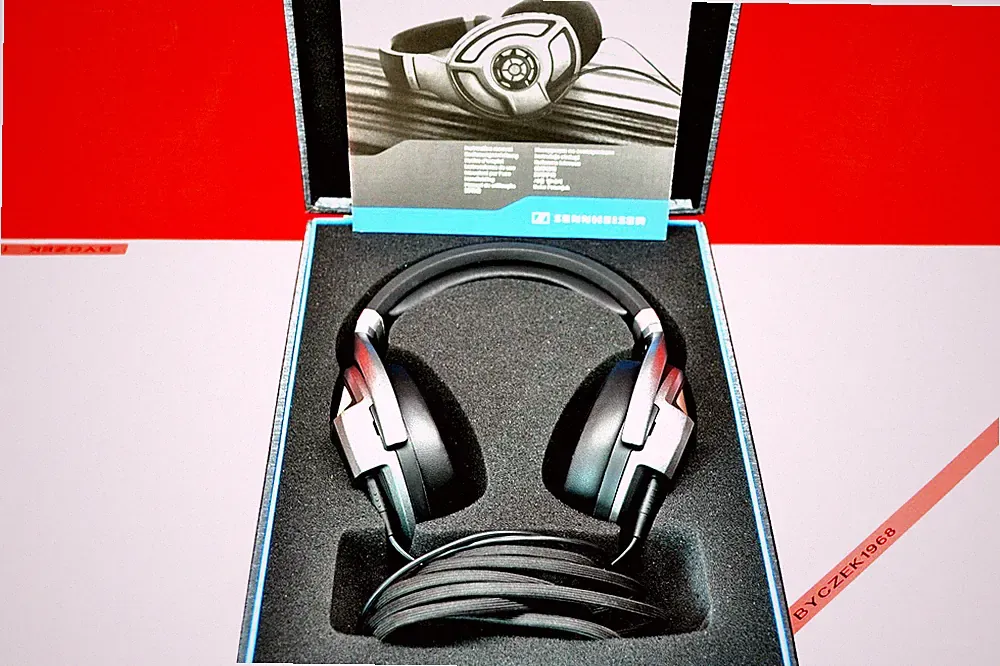 Sennheiser HD-700 - Stereo Bügelkopfhörer TOP Zustand - OVP .