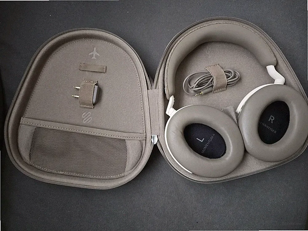 Sennheiser Momentum 4 Overear edles beige Kopfhörer Bluetooth mit Case & Zubehör