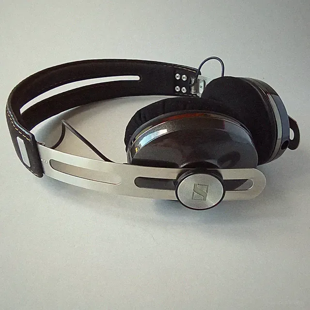 Sennheiser Momentum Headphones M2OEG Black On Ear Wired 3.5 Plug for Samsung