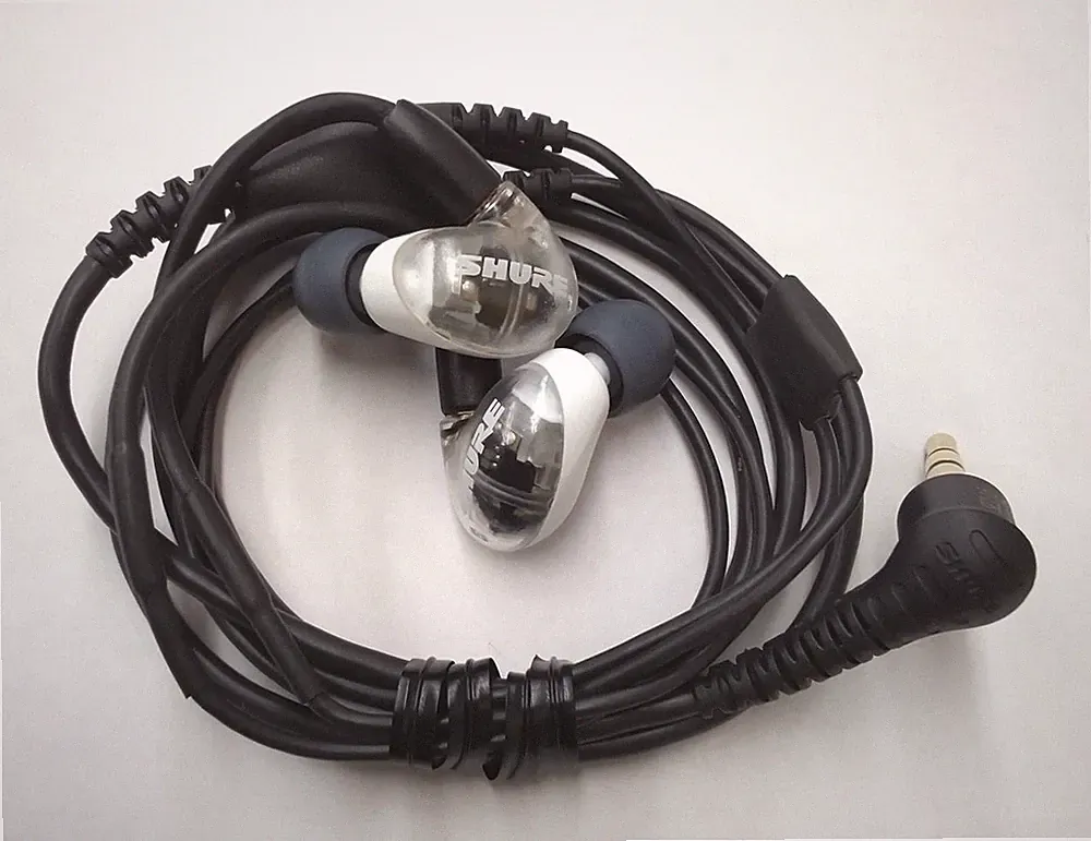 Shure AONIC4 In-Ear Kopfhörer kabelgebunden mit abnehmbarem Kabel schwarz
