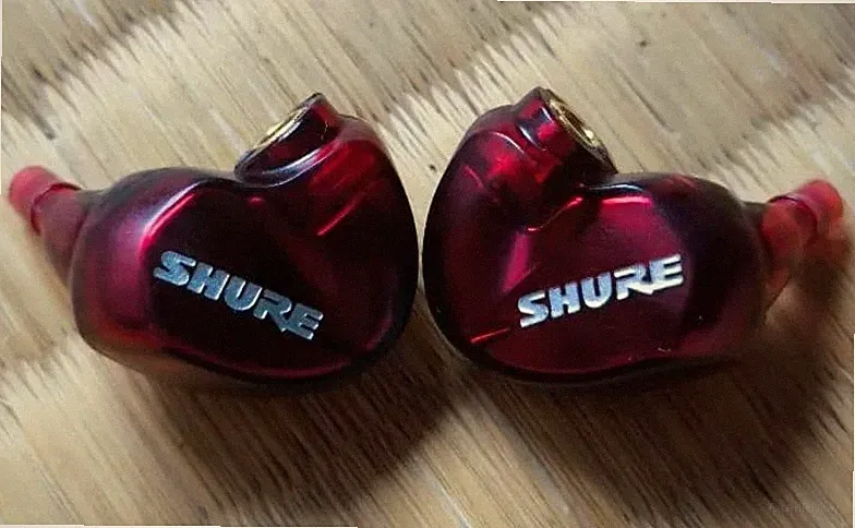 Shure SE535LTD-J Special Edition In-Ear Monitor Kopfhörer Rot IEM Headphones