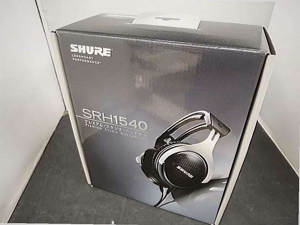 Shure SRH1540 geschlossener Over-Ear-Studiokopfhörer mit abgenutzten Kopfpols...