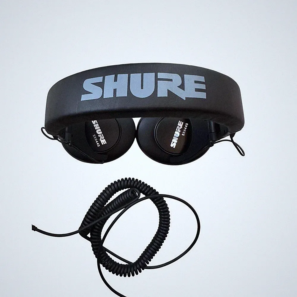 Shure SRH440 Over-Ear Kopfhörer Spiralkabel 3,5 mm kabelgebunden schwarz