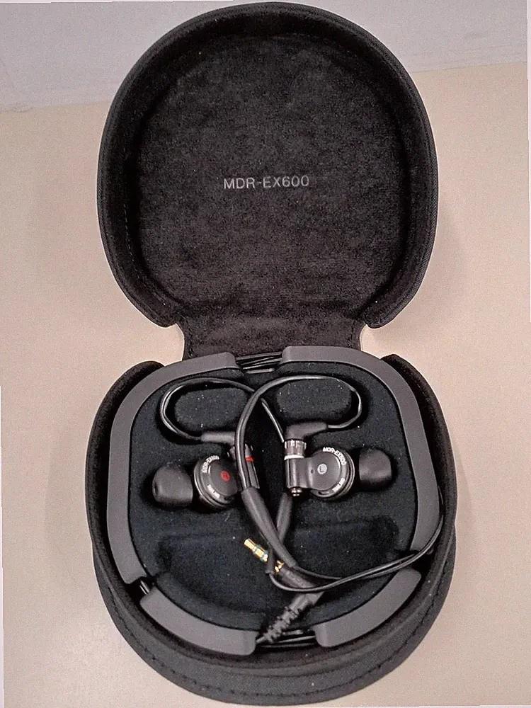 Sony MDR-EX600 In-Ear Kopfhörer 16mm Dynamic Driver Monitor Schwarz