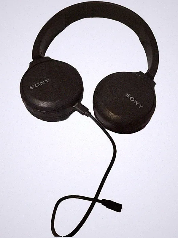Sony On-Ear Kopfhörer Schwarz Kabelgebunden Headset Stereo Audio