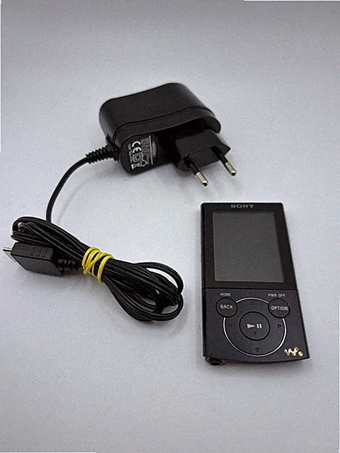 Sony Walkman NWZ-E443 MP3 tragbar Media Player, Radio, Voice Aufnahme / Geprüft!