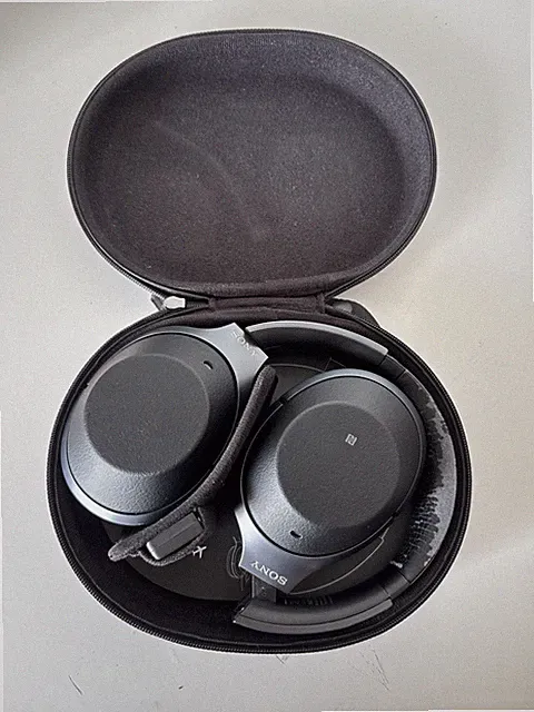 Sony WH-1000XM2 Schwarz + Case & Kabel Over-Ear Kopfhörer voll funktionsfähig