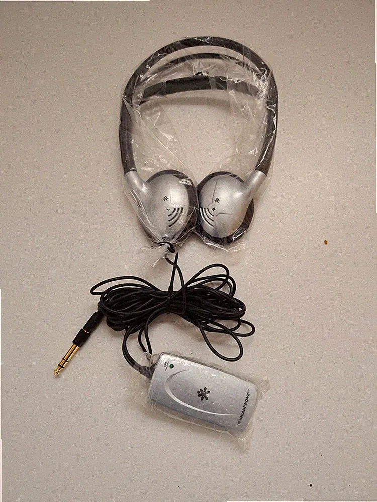 SRS Surround Sound Headphones /SRS Surround Kopfhörer UNBENUTZT