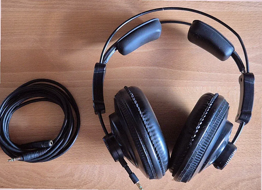 Superlux HD668B halboffener Studio-Kopfhörer – 3,5-mm-Klinke – ohne OVP