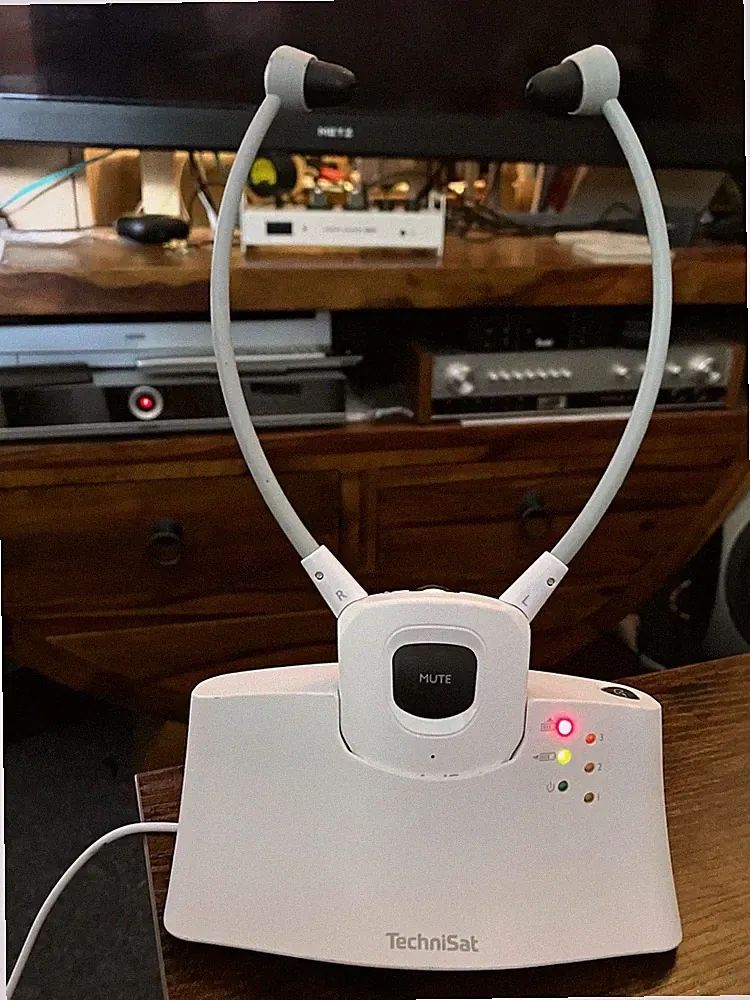 TechniSat In-Ear Nackenbügel TV-Kopfhörer Basisstation TOSLINK 3,5mm