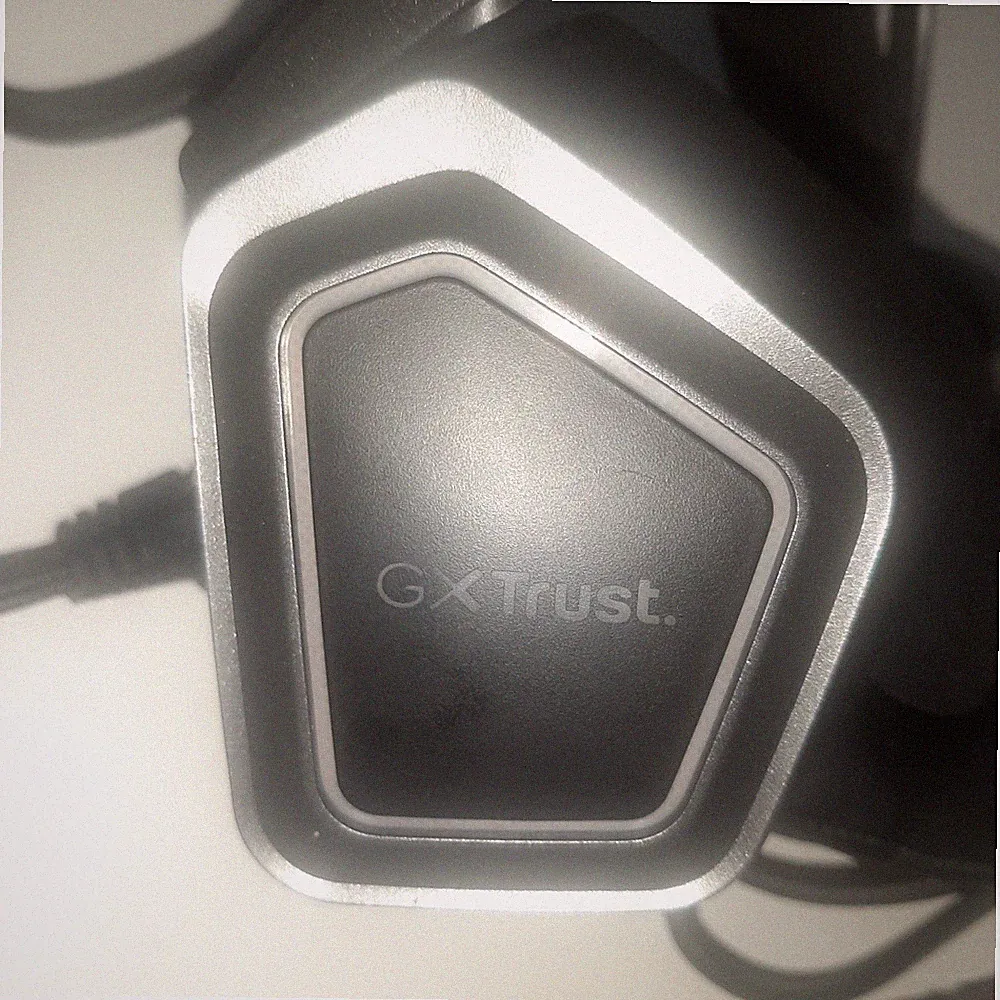 Trust GXT 450 Blizz RGB Gaming-Headset 7.1 Surround Sound Over-Ear Kopfhörer