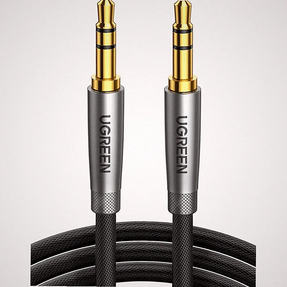 Ugreen 3,5mm Klinkenkabel – 2m Hochwertiges Audio für Autoradio & Kopfhörer