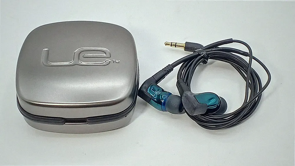 Ultimate Ears Triple.Fi10 Kopfhörer Hochwertiger In-Ear Monitor