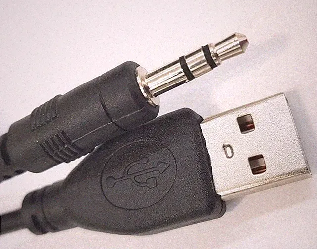 USB auf Klinkenstecker Stecker AUX MP3 PC 3,5 Kopfhöreranschluß Audio 1,5m NEU